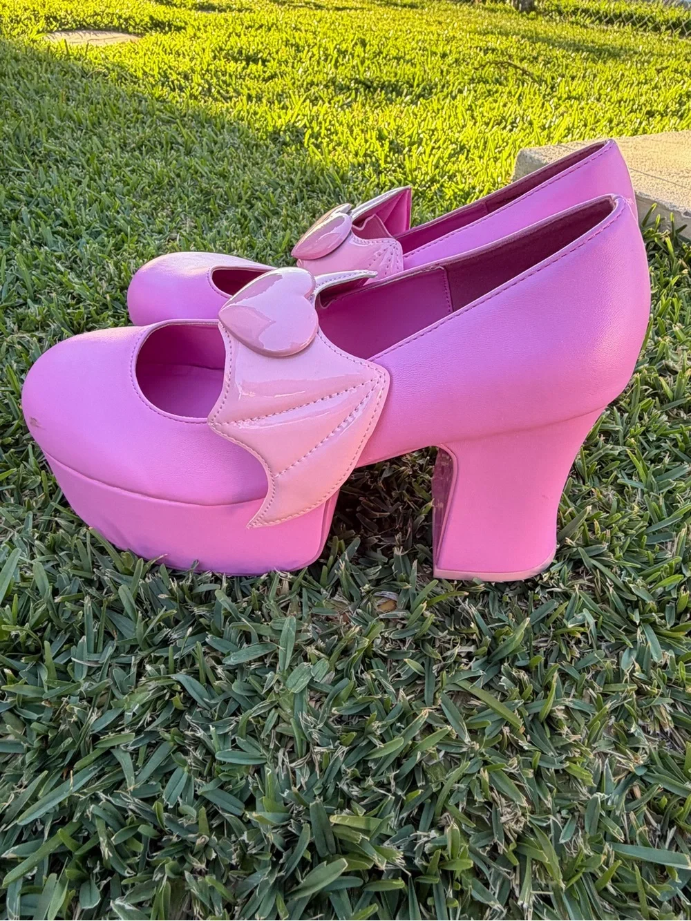 Monster High X YRU Draculaura Pink Deelite Heels Size 11
